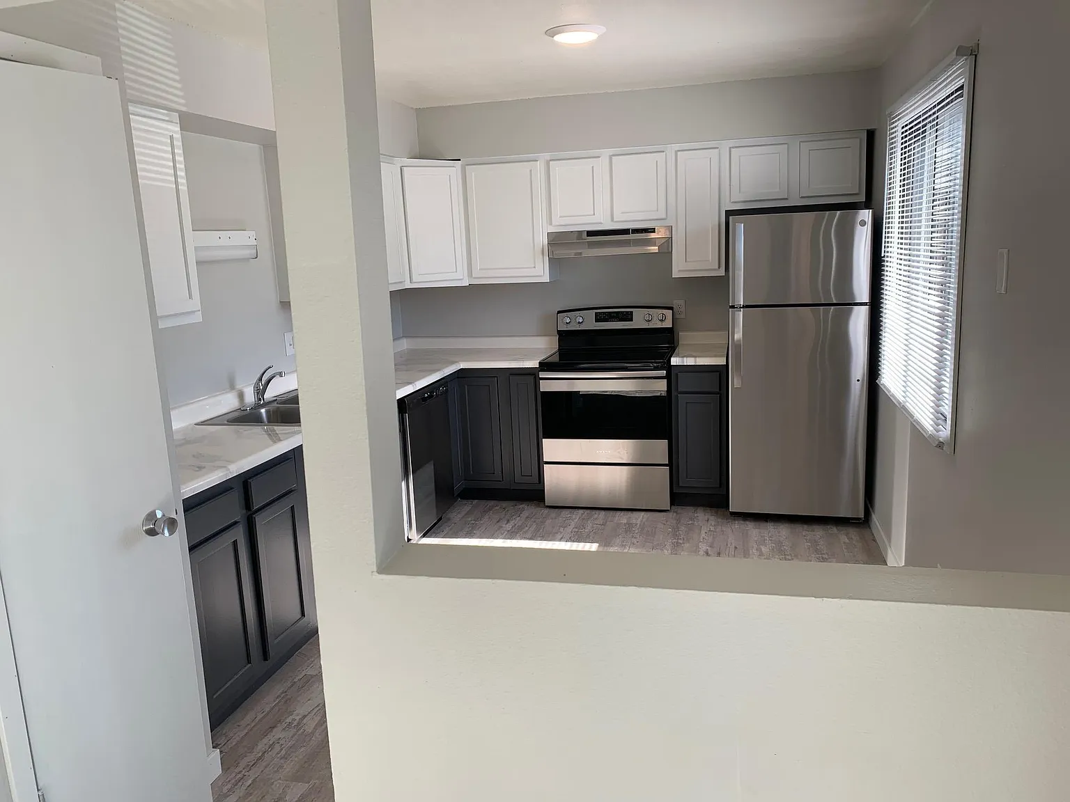 2 bed, $1,476 — Photo 2