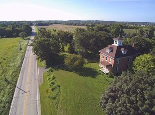 40W011 Old Burlington Rd, Campton Hills, IL 60175