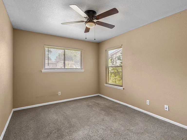 146 Stapleton St — Photo 14