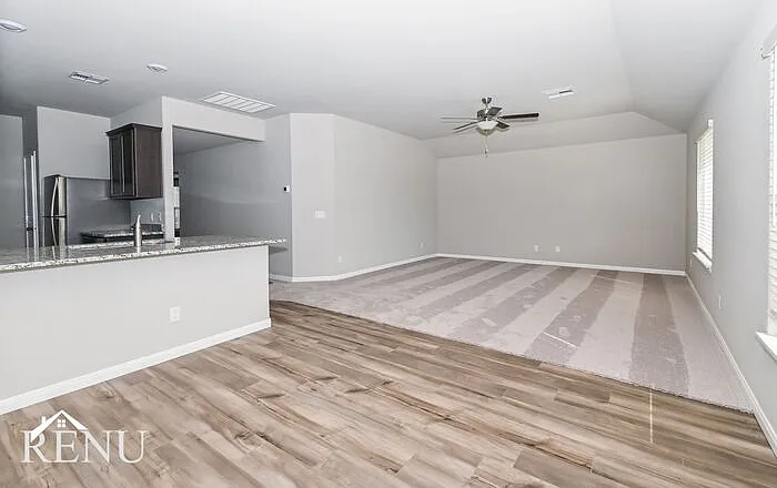 1705 Maroon Dr — Photo 7