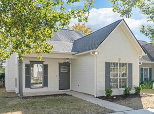 1441 Amberley Woods Cv, Helena, AL 35080
