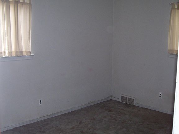 4th image of 29866 Lori St