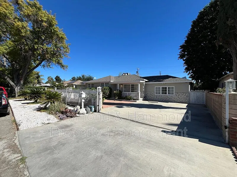 8334 Aura Ave