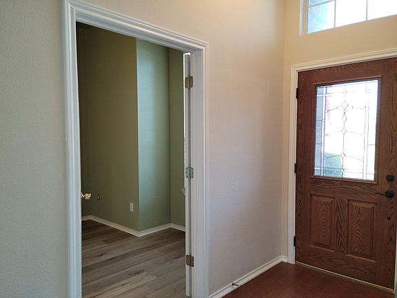 5th image of 3200 Willowdale Dr