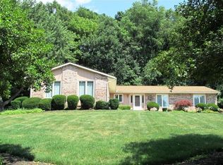 4655 Laburnum Dr, Akron, OH