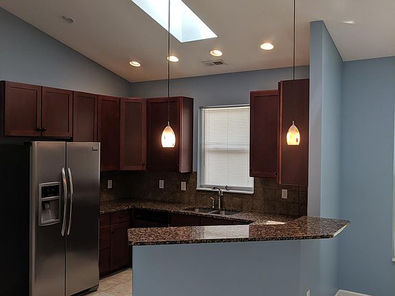 3rd image of 1457 N Star Ave