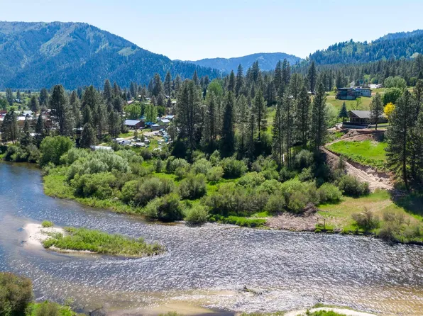 34 Burrow Rd, Garden Valley, ID 83622