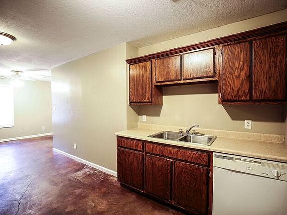 5th image of 1700 Pineview St #C-3