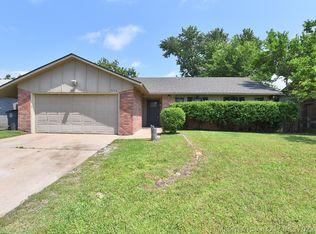 9203 E 56th St, Tulsa, OK 74145