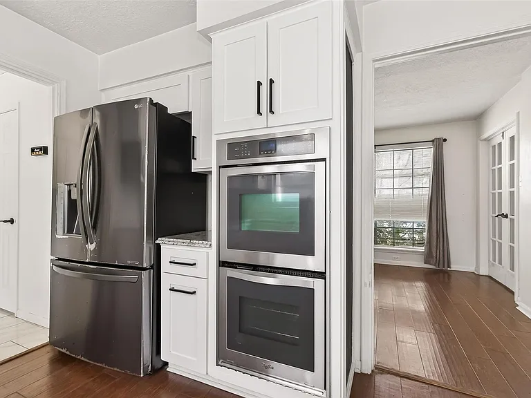20211 Salzburg Ln — Photo 16