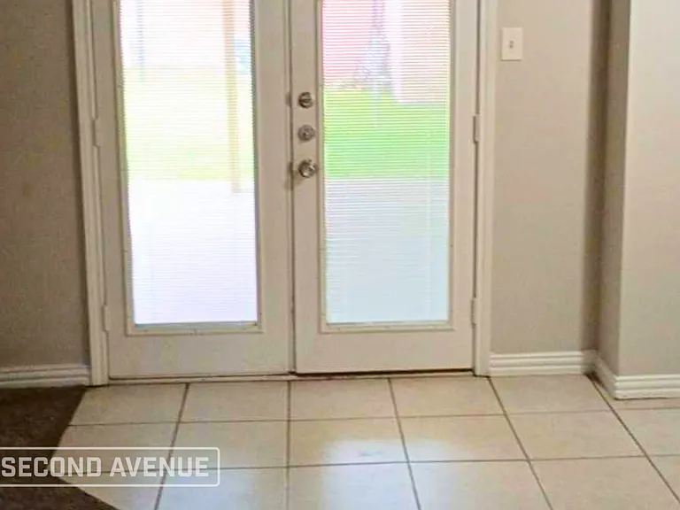 8815 Fern Valley Dr — Photo 7