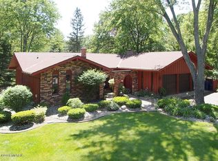 5155 Foxcroft Dr, Kalamazoo, MI 49009