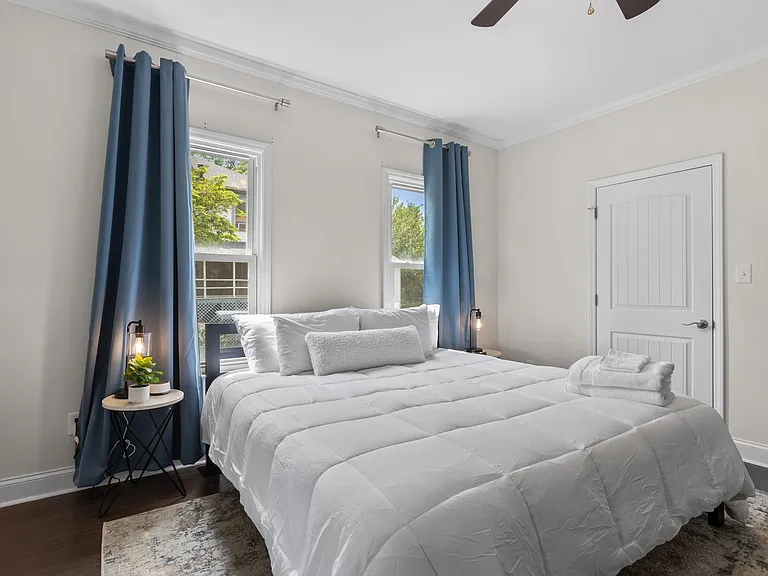 609 N Hyde Park Ave — Photo 25