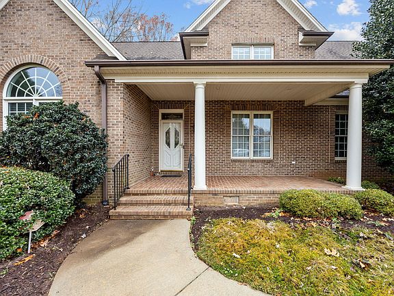 4th image of 302 Green Ct