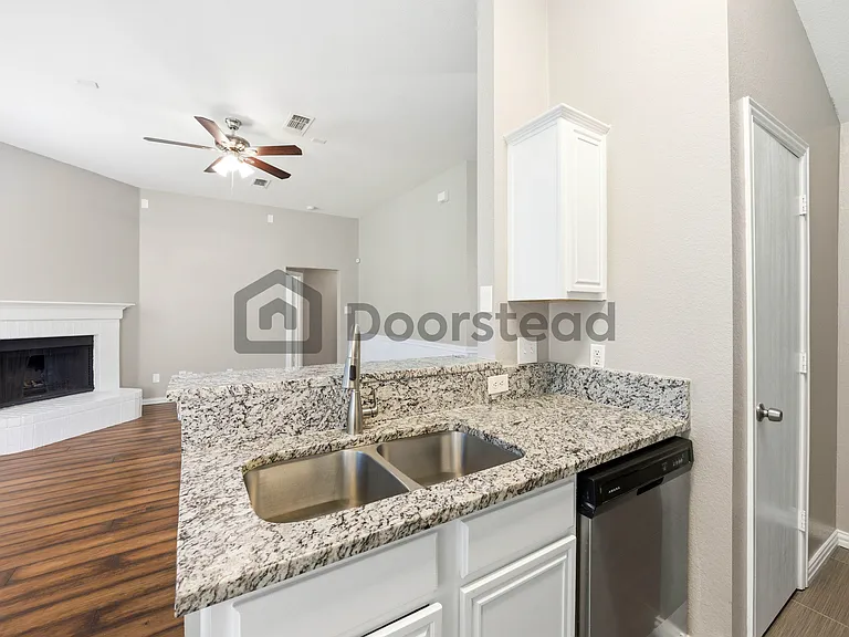 4909 Mountain Ridge Ln — Photo 16