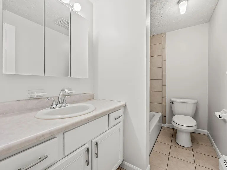 345 Oakland St #39 — Photo 6