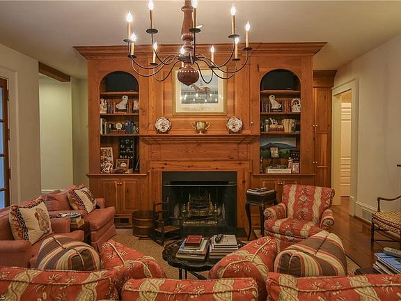 3rd image of 2820 Thornfield Rd