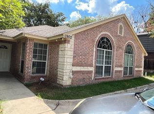 1902 W Sanford Street, Arlington, TX 76012