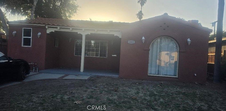 1st image of 1661 Forest Ave
