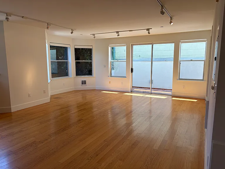 602 Shotwell St #1 — Photo 2