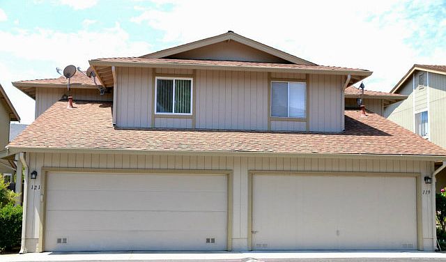 1st image of 121 Rose Ln