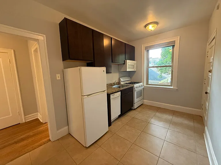 2247 Ridge Ave — Photo 8