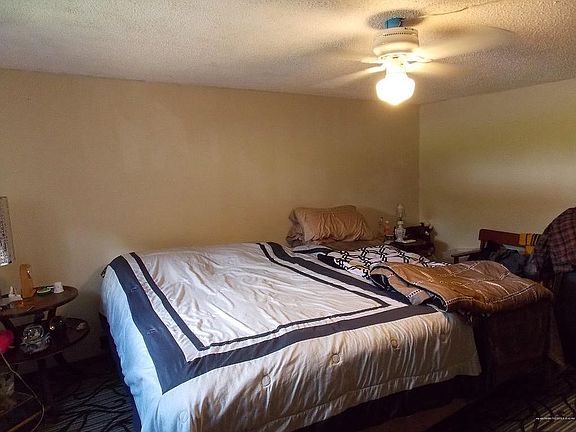 5 bedrooms! 3 and 2 w/full Apt-meters