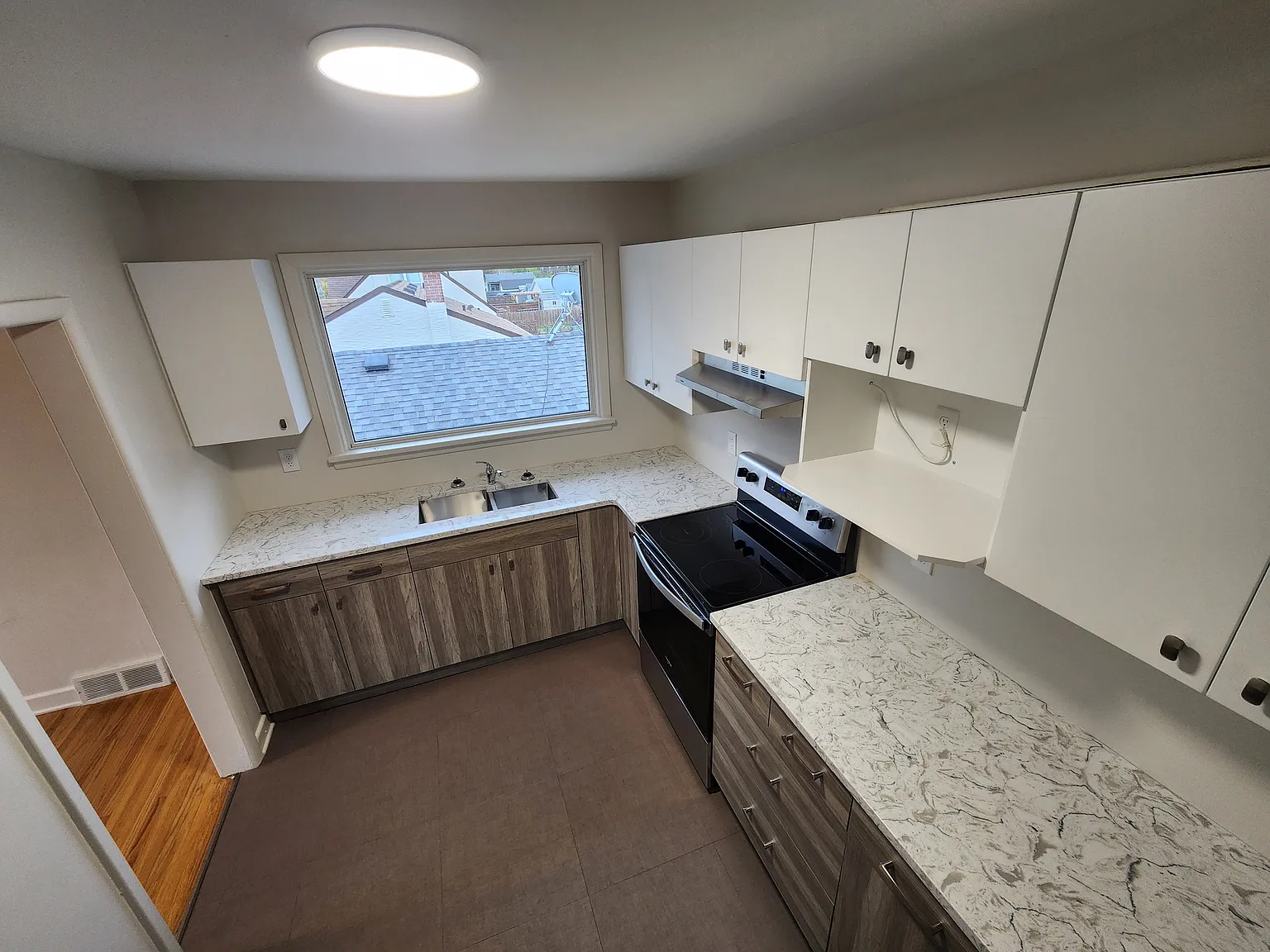 204 Bronx Avenue — Photo 4