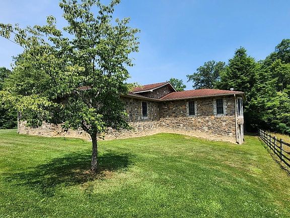 3rd image of 812 Old Eccles Rd