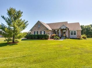 1179 E David Kempf Ct, Saline, MI 48176