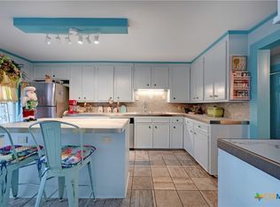 419 W Austin St, Luling, TX 78648