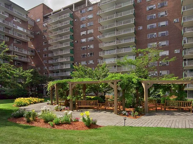 100 Memorial Drive — Photo 30