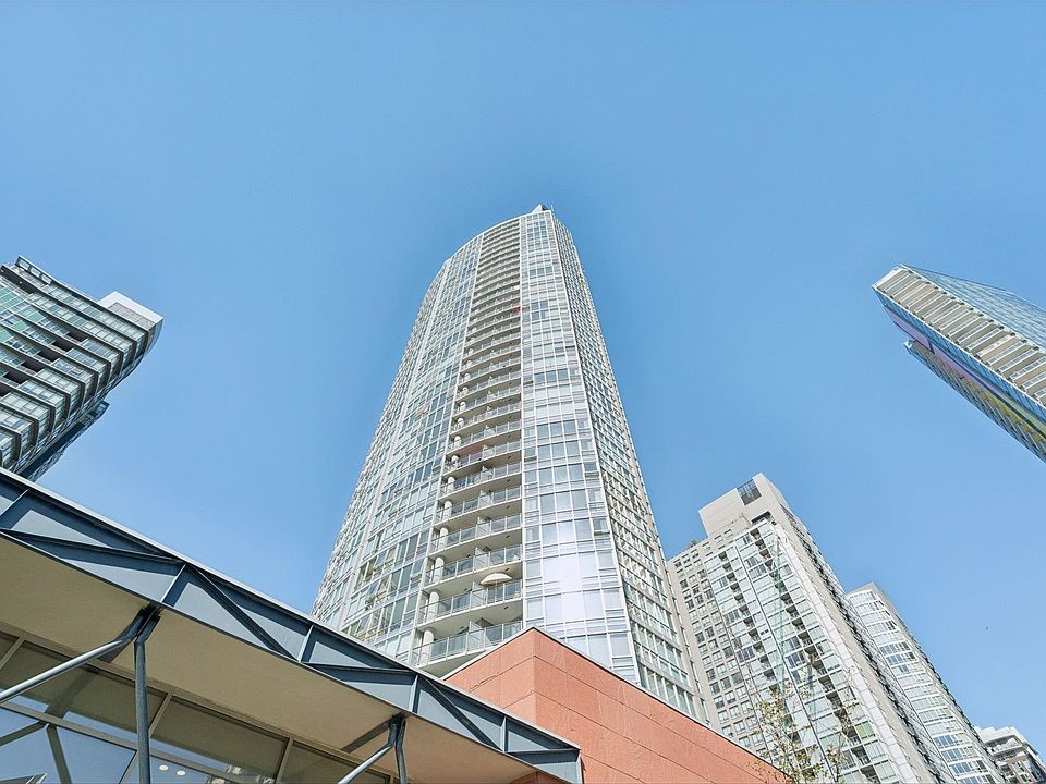 1st image of 1408 Strathmore Mews #908