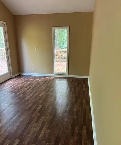 101 Willis Wilder Dr #B — Photo 4