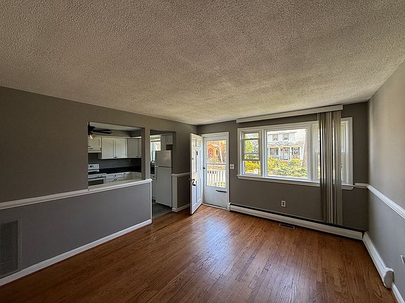 3rd image of 6008 1/2 Burgess Ave