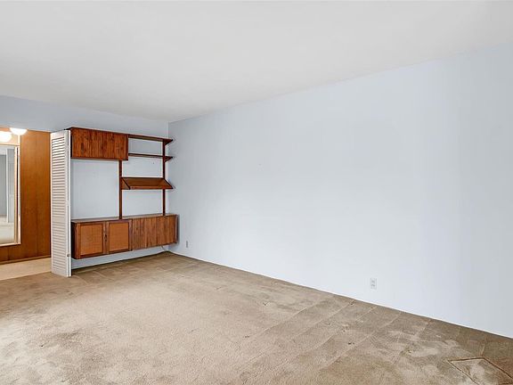 5th image of 2545 Wedgwood Dr W