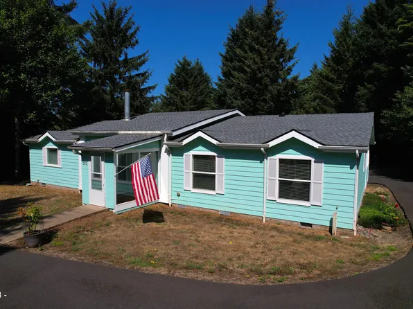 555 NE Evergreen Ln, Yachats, OR 97498