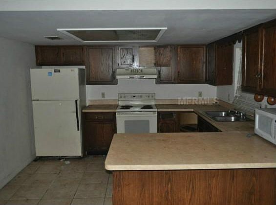 2nd image of 1575 Providence Cir