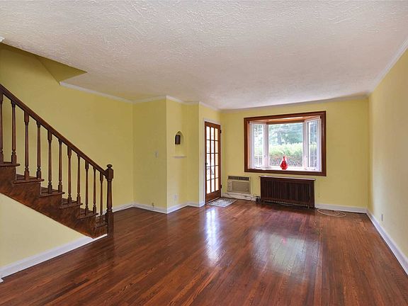 2nd image of 15909 Powells Cove Blvd