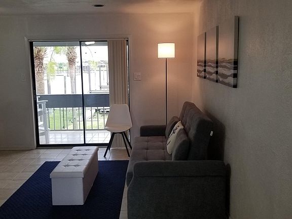 5th image of 560 Pleasure Pier Dr #101