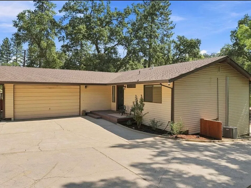 2777 Stone Ln