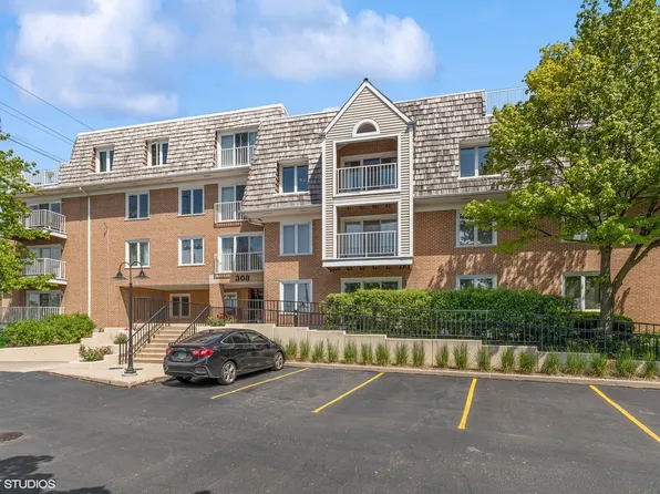 308 Happ Rd APT 310, Northfield, IL 60093