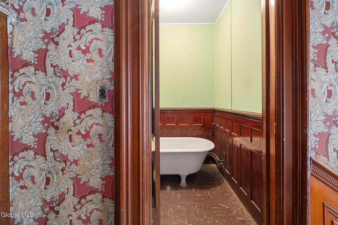 25th image of 93 Ten Broeck Street