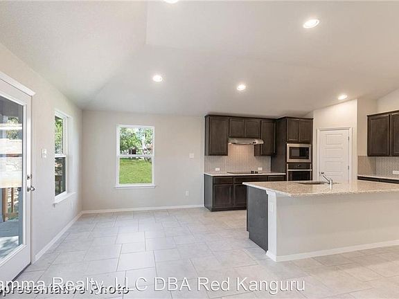 3rd image of 21104 Greenpark Dr
