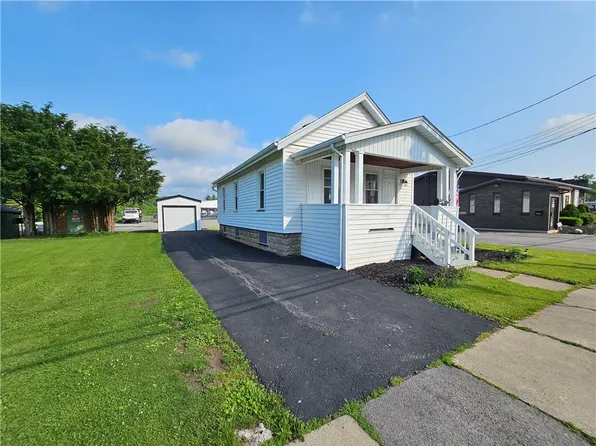 10 S Lyon St, Batavia, NY 14020