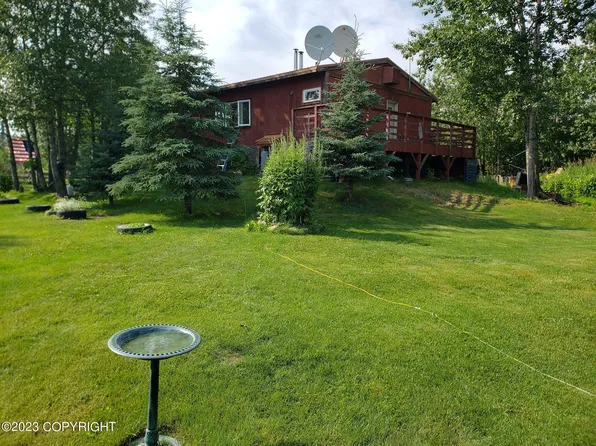 18 Salmon Ct, Aniak, AK 99557