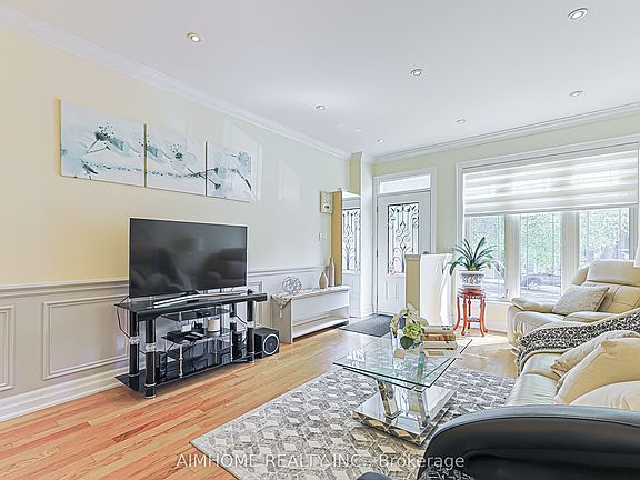 3rd image of 386 Jones Ave W