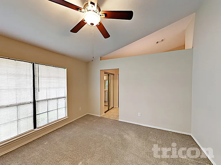 7811 Bluff Trail Dr — Photo 19