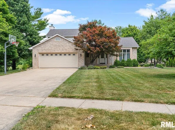 901 E Spruce St, Chatham, IL 62629