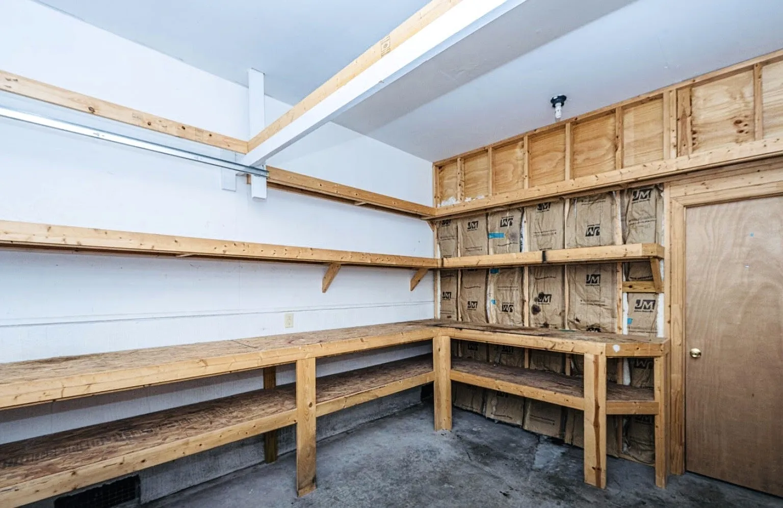 2033 Boeing Avenue - Home — Photo 2